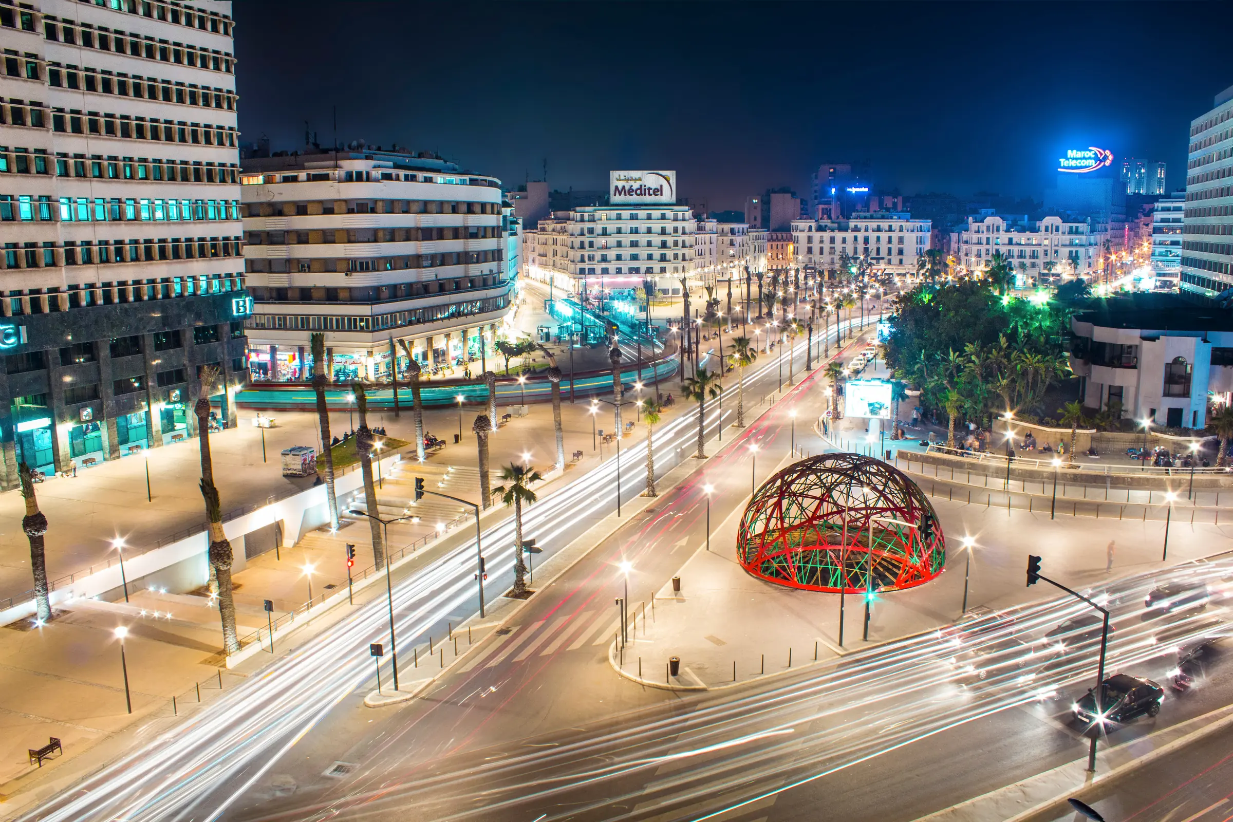 Boulevard de Casablanca illuminé de nuit